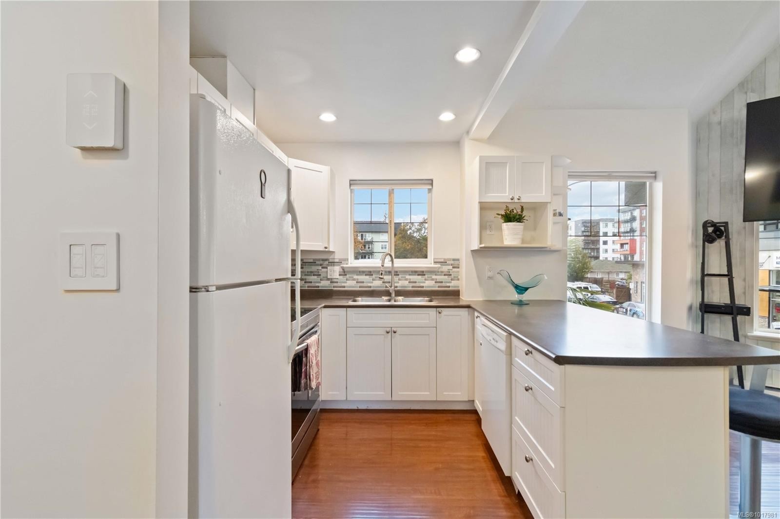 211-2849 Peatt Rd, Langford, BC