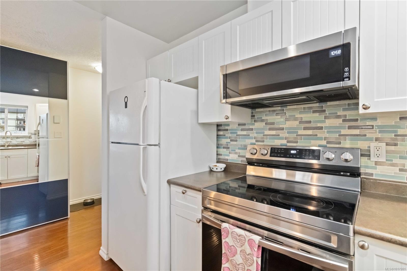 211-2849 Peatt Rd, Langford, BC