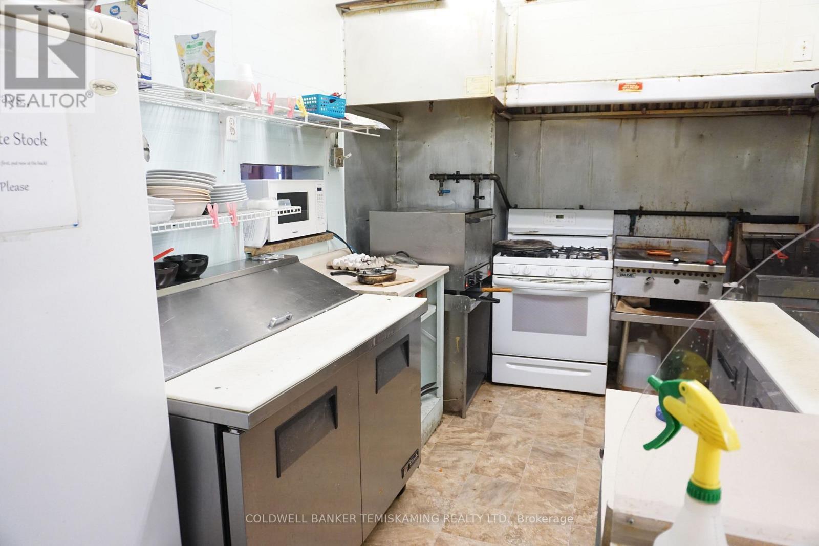 39 Third Street, Englehart, ON