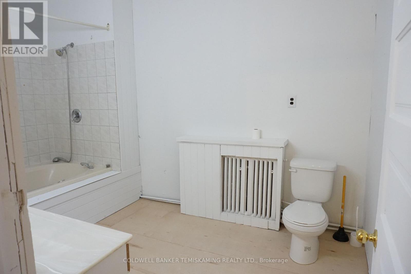 39 Third Street, Englehart, ON