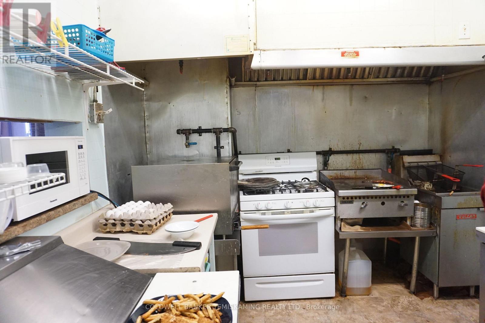 39 Third Street, Englehart, ON