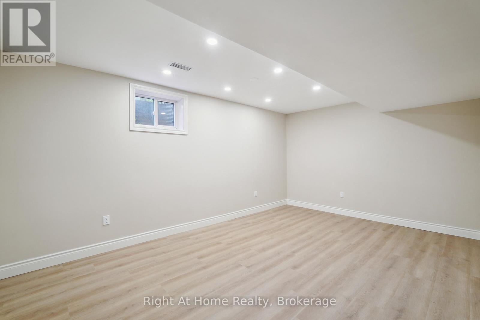 1445 Golden Meadow Trail, Oakville (Fa Falgarwood), ON - Indoor