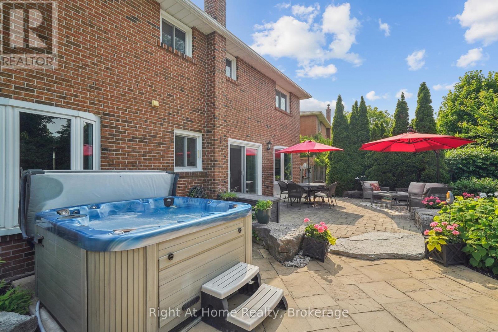 1445 Golden Meadow Trail, Oakville (Fa Falgarwood), ON - Outdoor With Deck Patio Veranda With Exterior