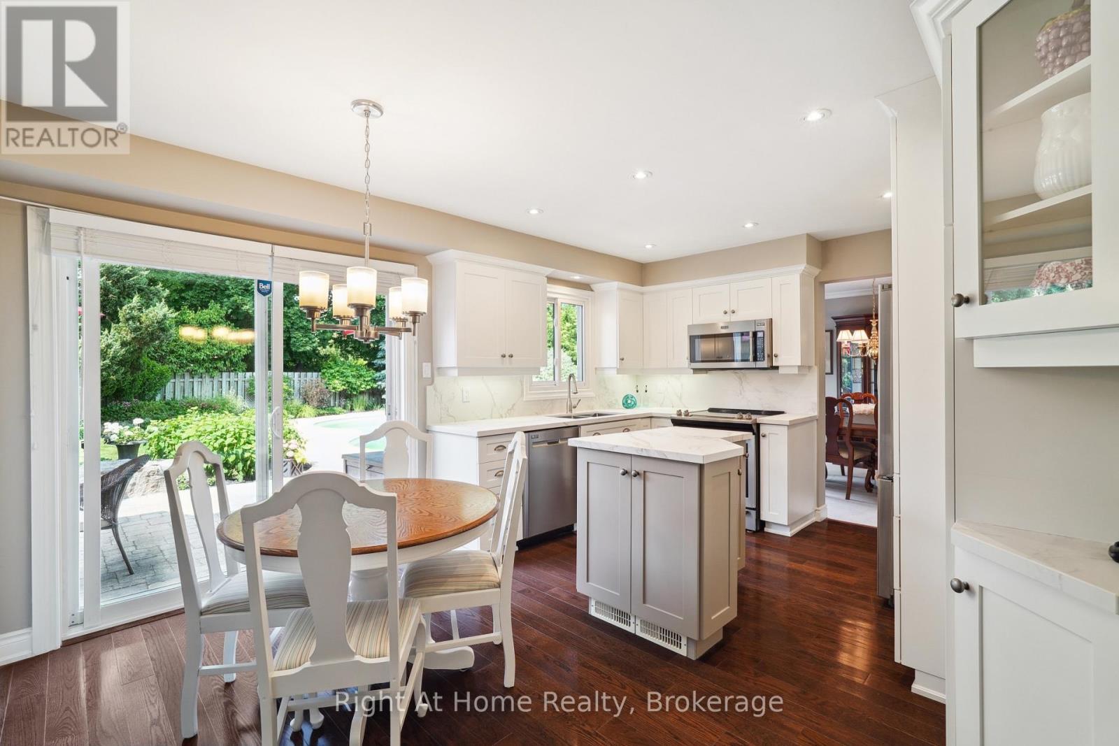 1445 Golden Meadow Trail, Oakville (Fa Falgarwood), ON - Indoor