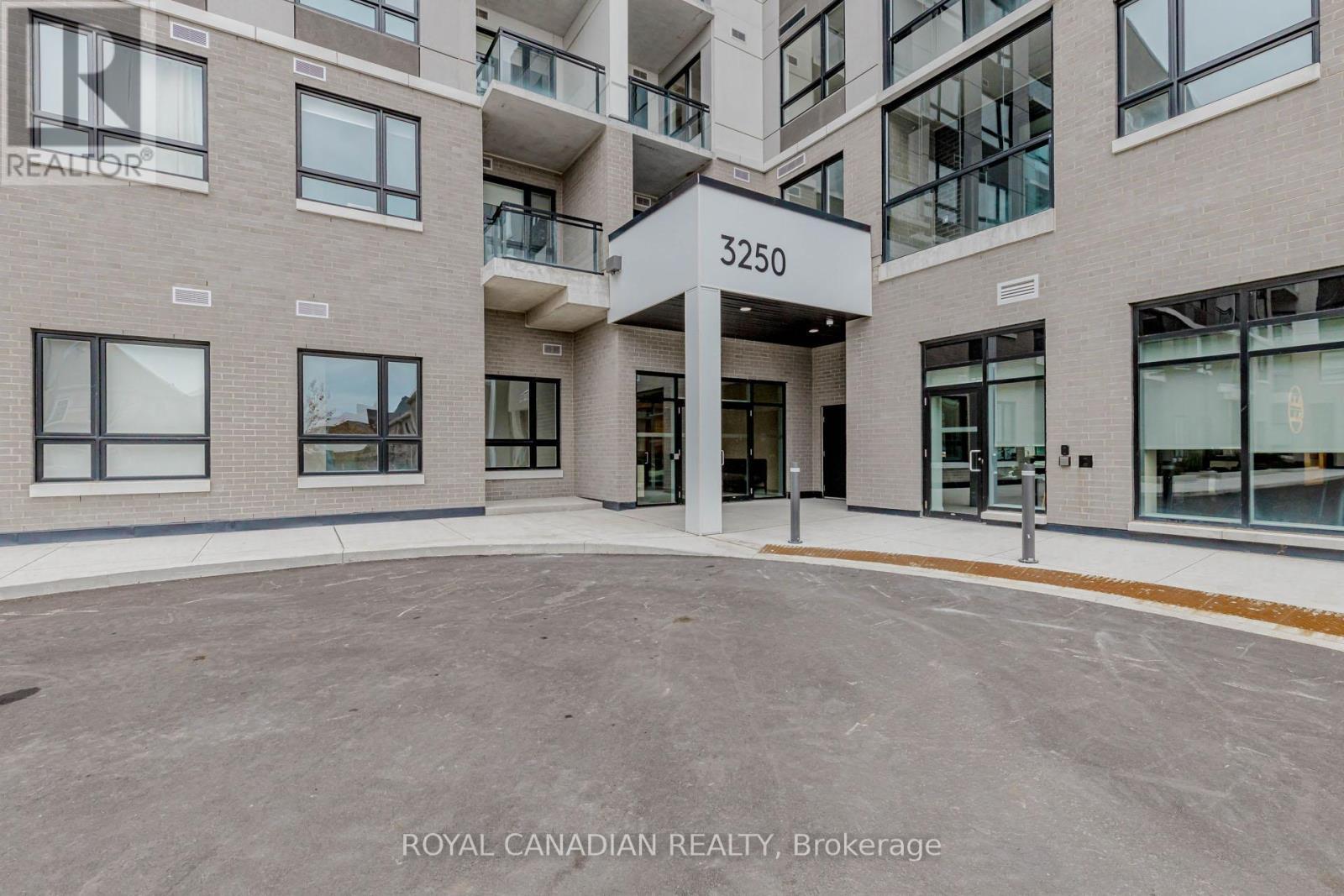 306 - 3250 Carding Mill Trail, Oakville, ON - Outdoor