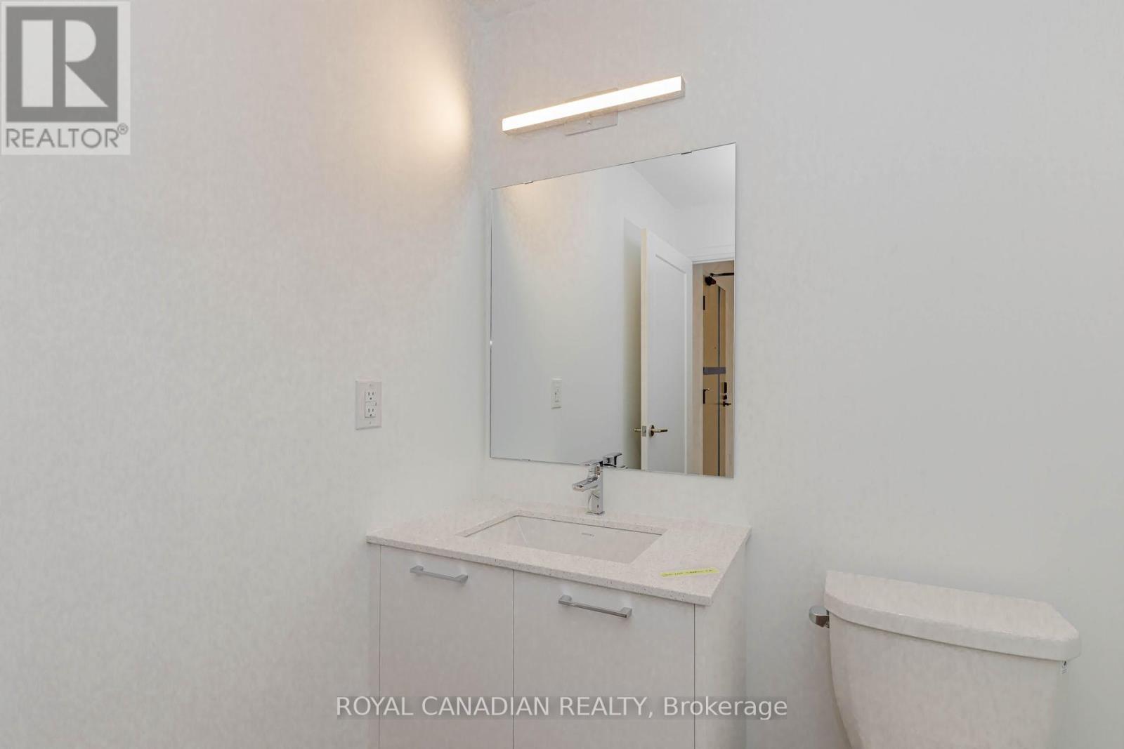 306 - 3250 Carding Mill Trail, Oakville, ON - Indoor Photo Showing Bathroom