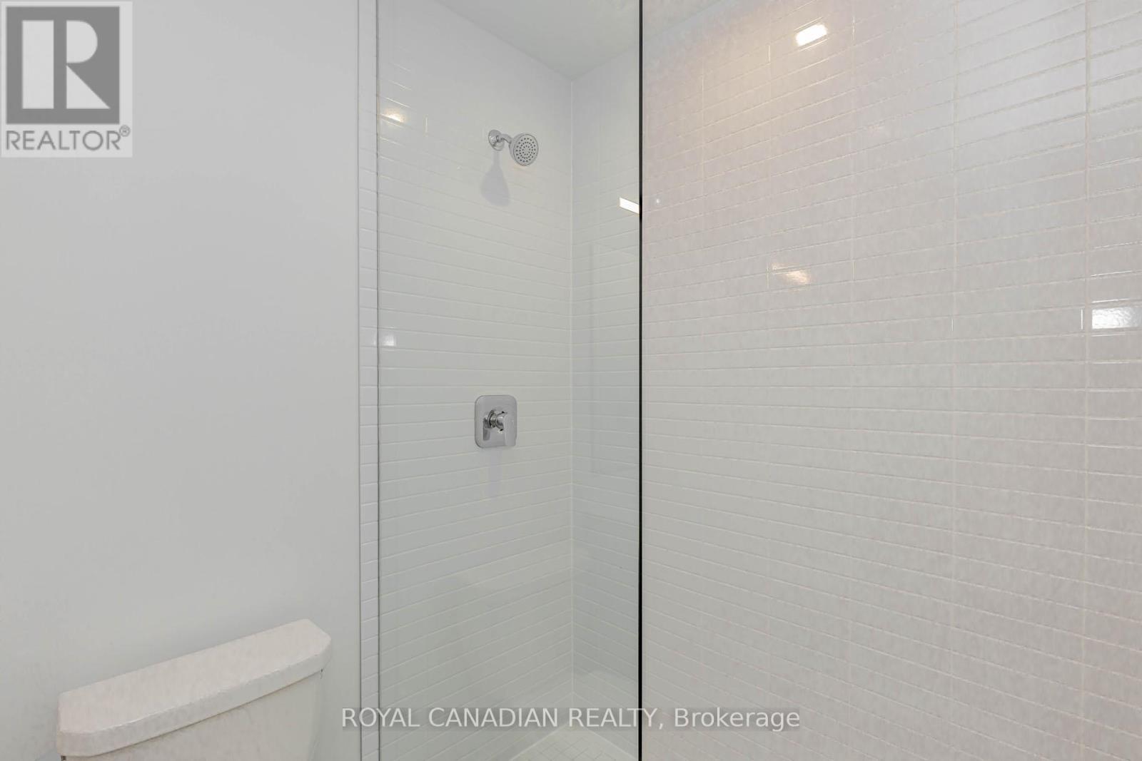 306 - 3250 Carding Mill Trail, Oakville, ON - Indoor Photo Showing Bathroom