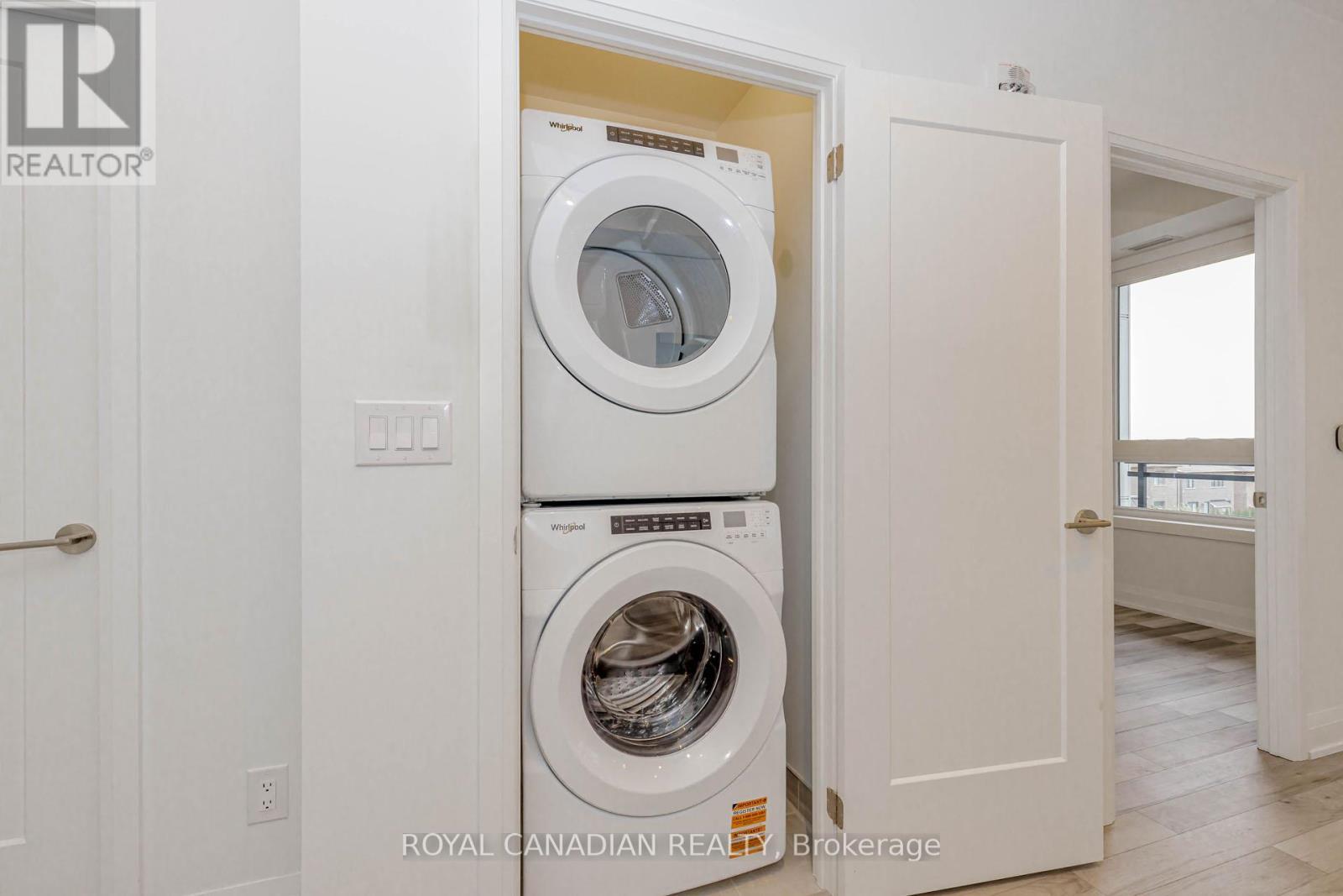 306 - 3250 Carding Mill Trail, Oakville, ON - Indoor Photo Showing Laundry Room