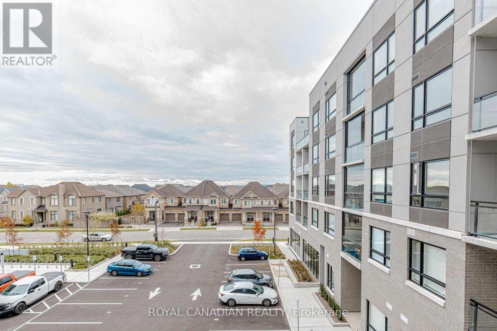 306 - 3250 Carding Mill Trail, Oakville, ON - Outdoor