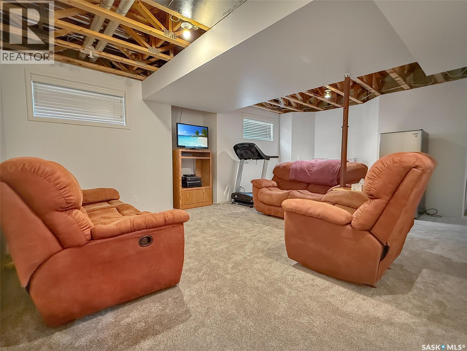 615 Hodgson Drive, Swift Current, SK - Indoor Photo Showing Basement