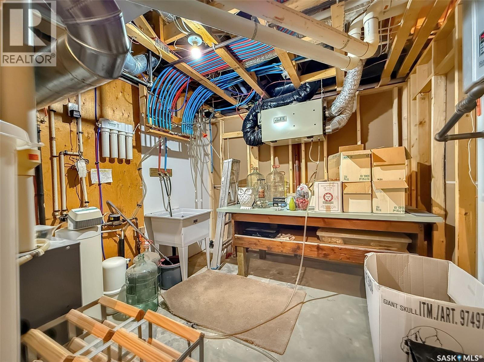 615 Hodgson Drive, Swift Current, SK - Indoor Photo Showing Other Room