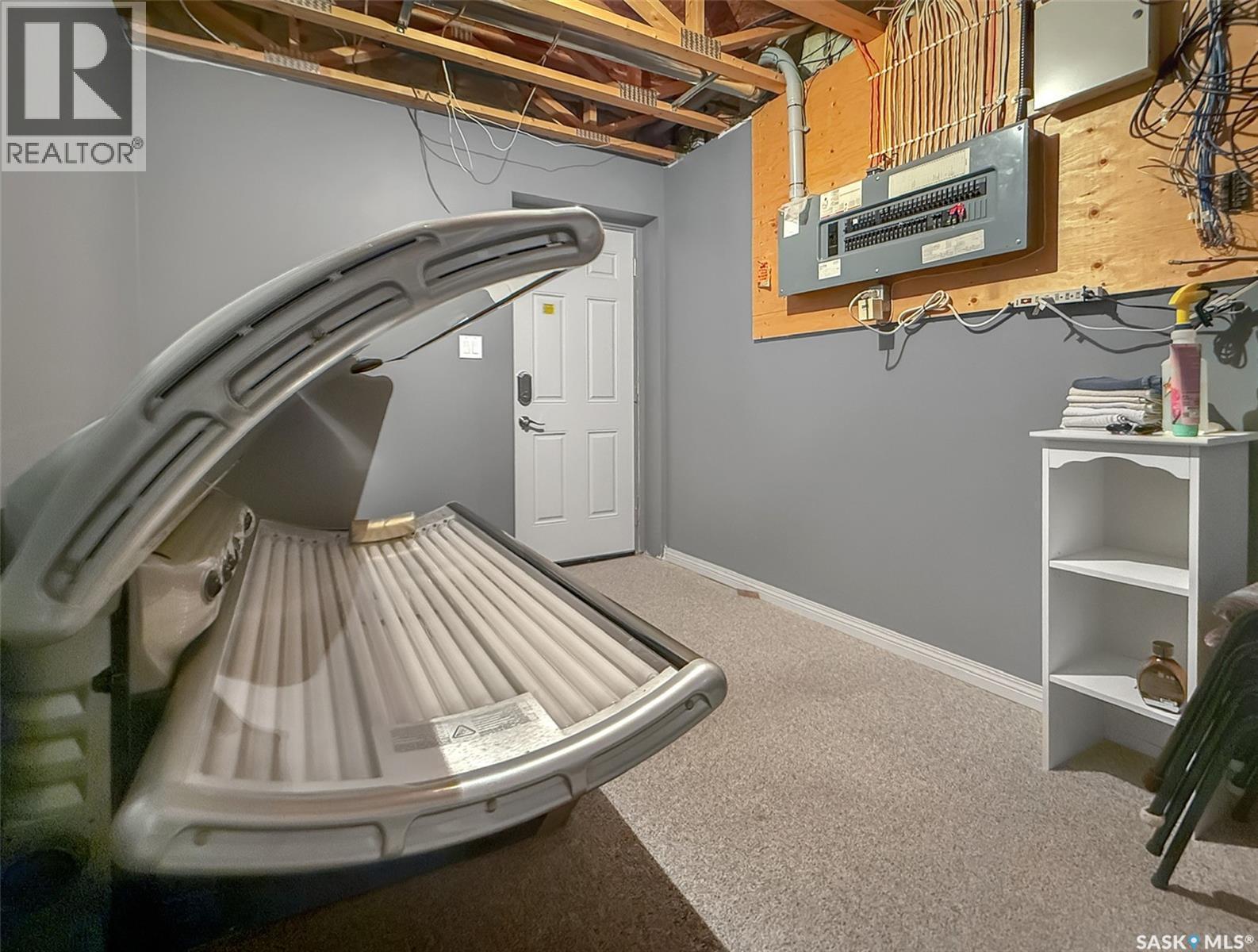615 Hodgson Drive, Swift Current, SK - Indoor Photo Showing Basement