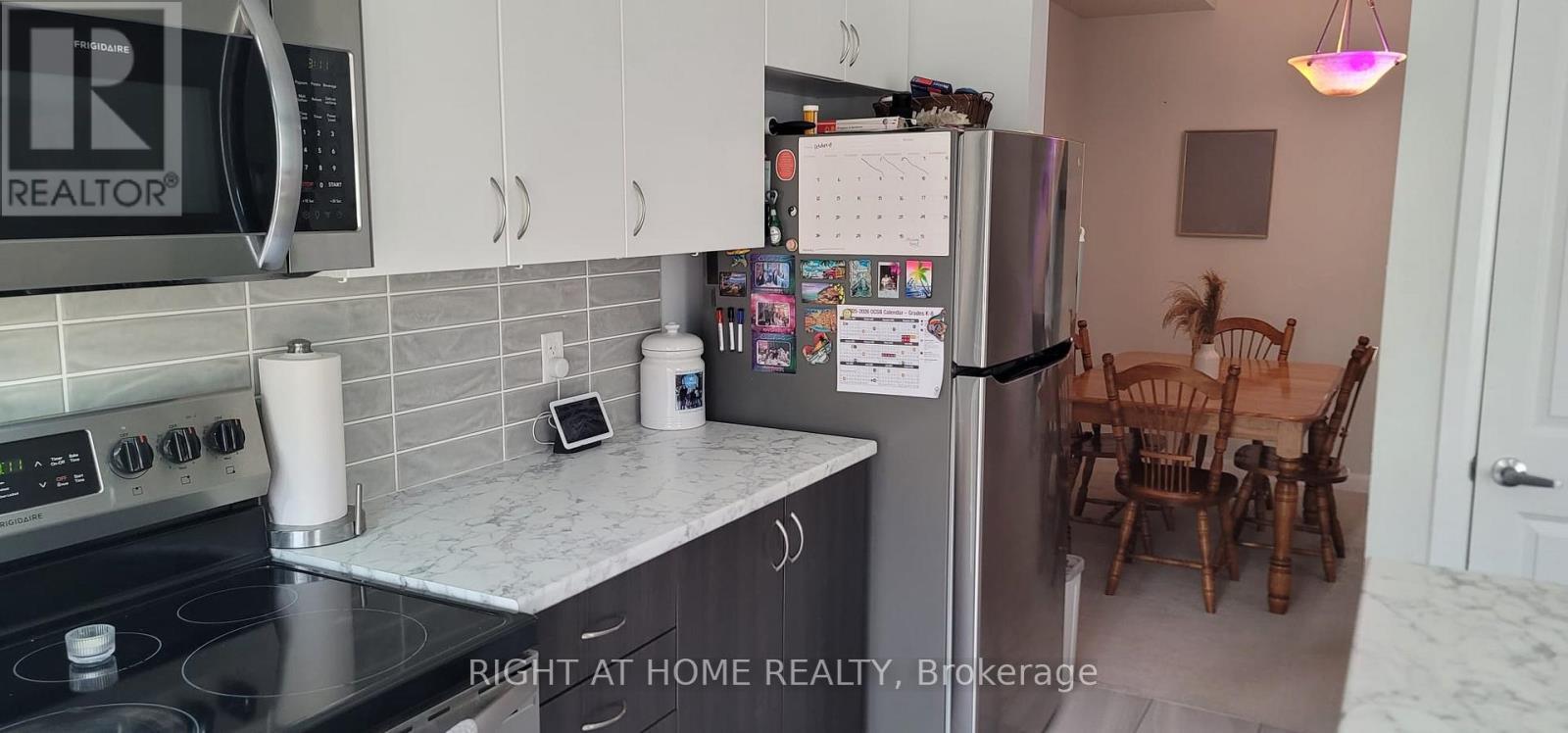 61 Teelin Circle, Ottawa, ON - Indoor Photo Showing Other Room