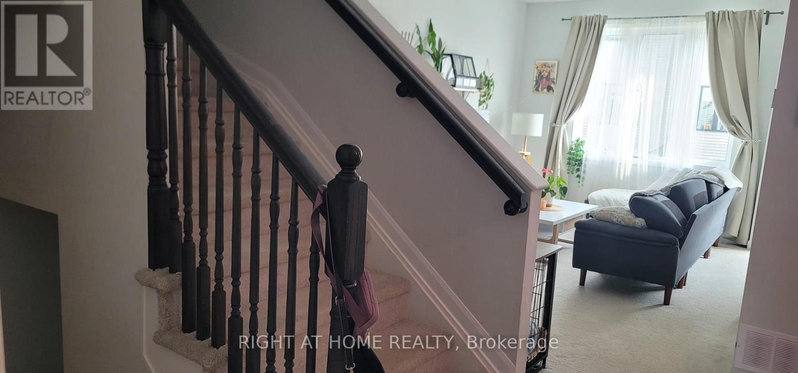 61 Teelin Circle, Ottawa, ON - Indoor Photo Showing Other Room