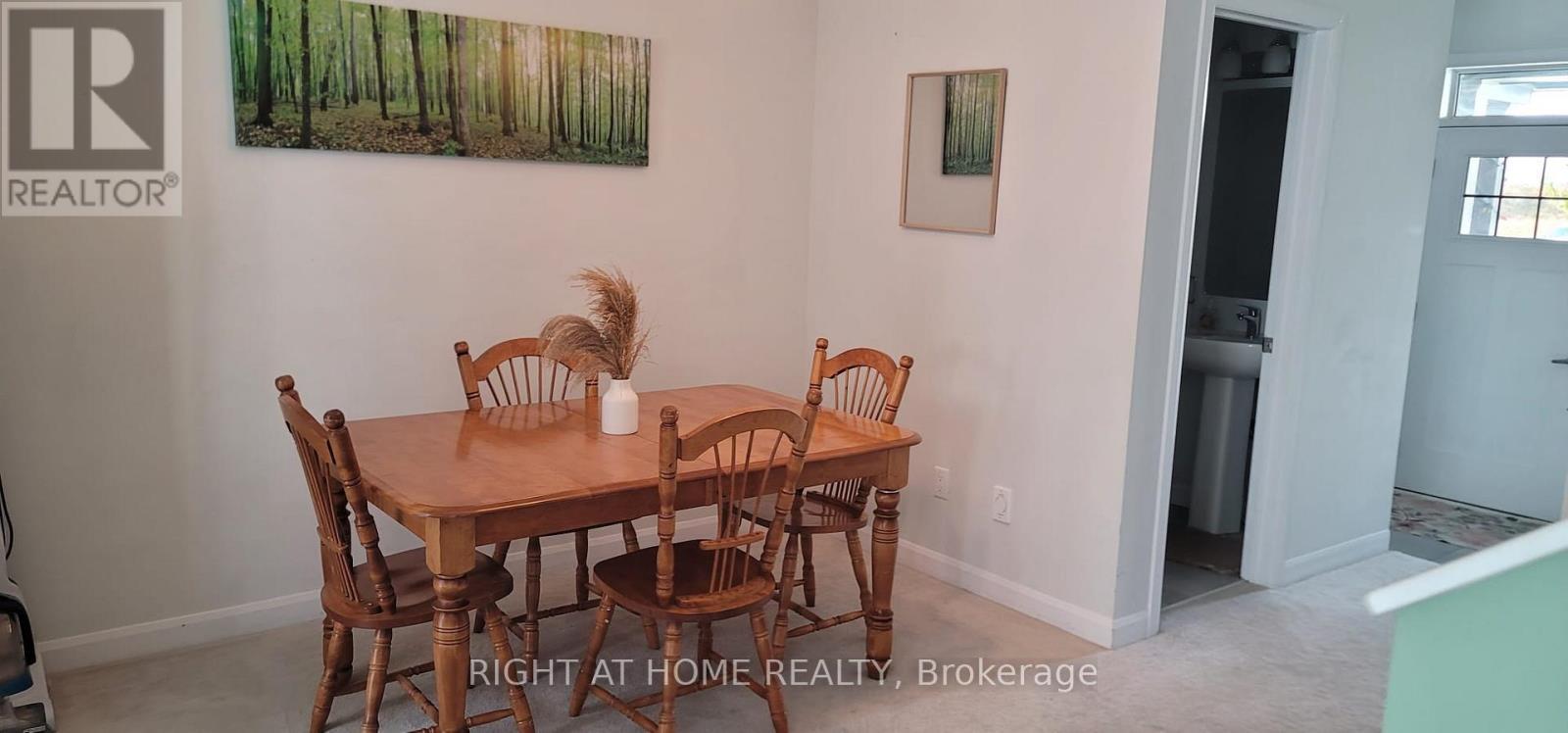 61 Teelin Circle, Ottawa, ON - Indoor Photo Showing Dining Room