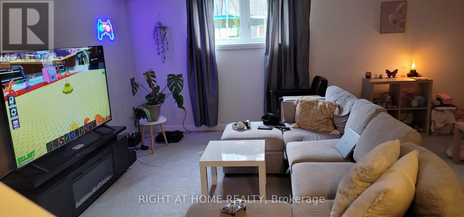 61 Teelin Circle, Ottawa, ON - Indoor