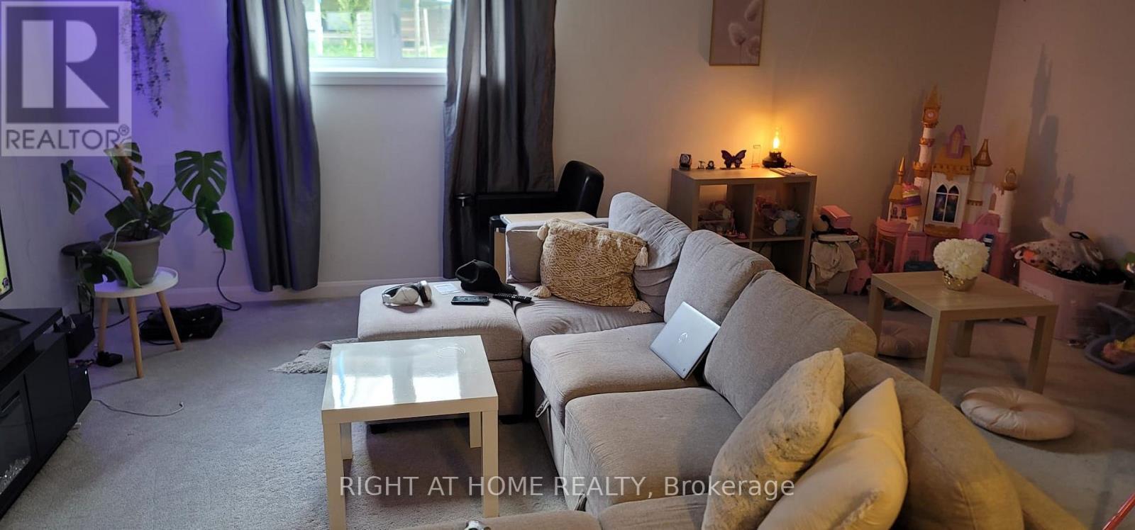 61 Teelin Circle, Ottawa, ON - Indoor