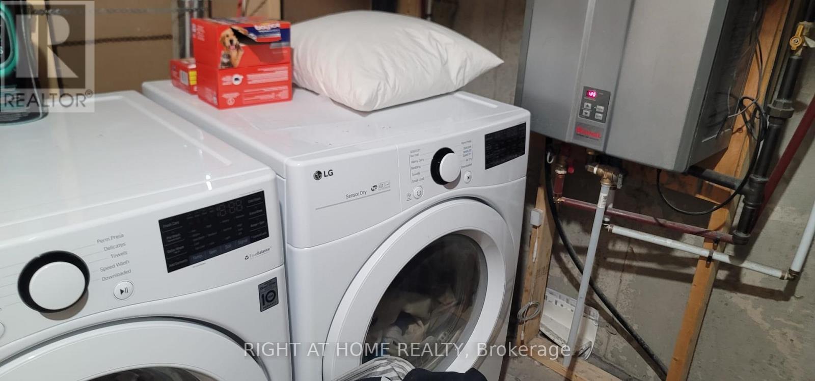 61 Teelin Circle, Ottawa, ON - Indoor Photo Showing Laundry Room