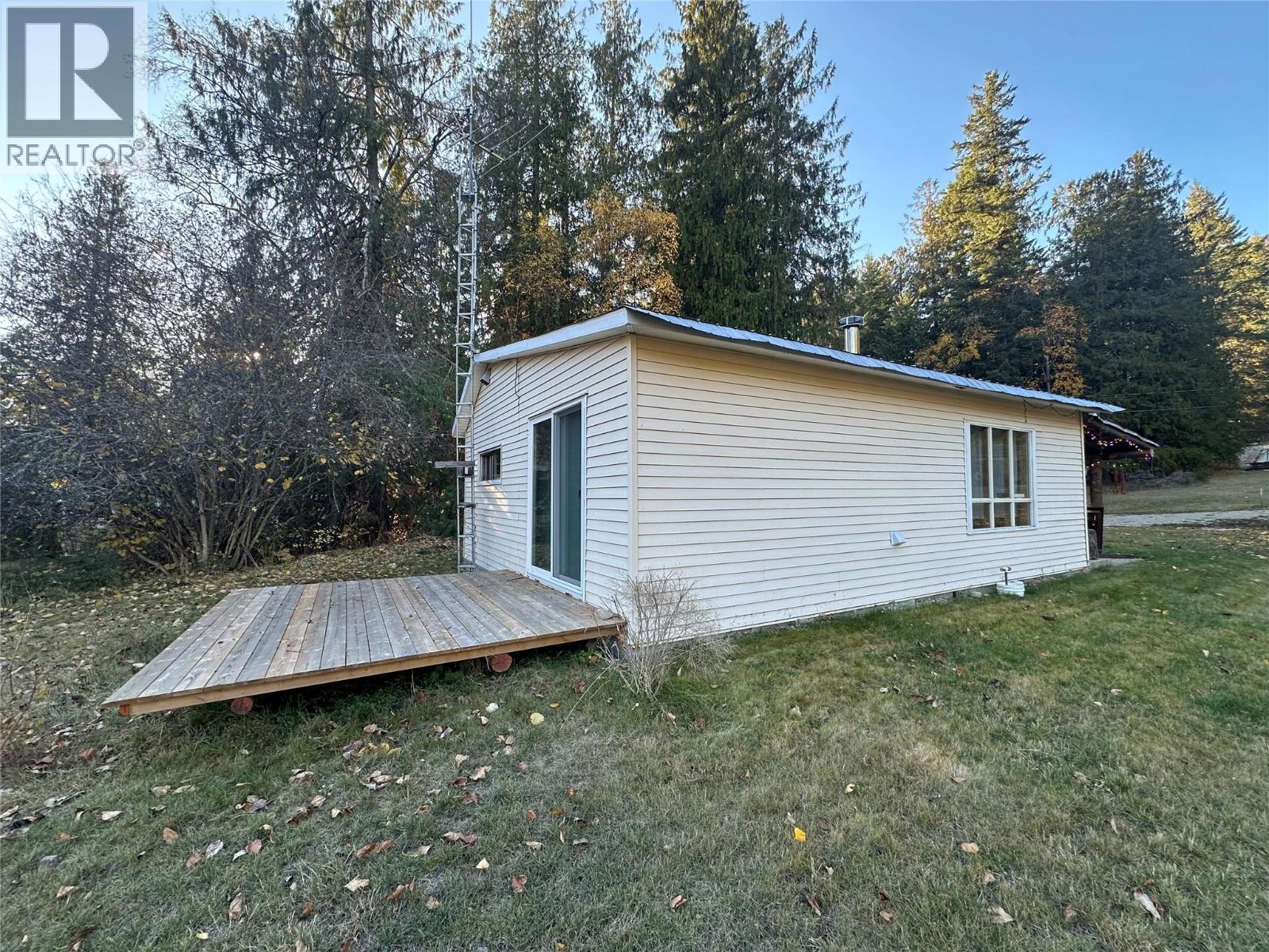 7096 Highway 3A Highway, Nelson, BC - Outdoor