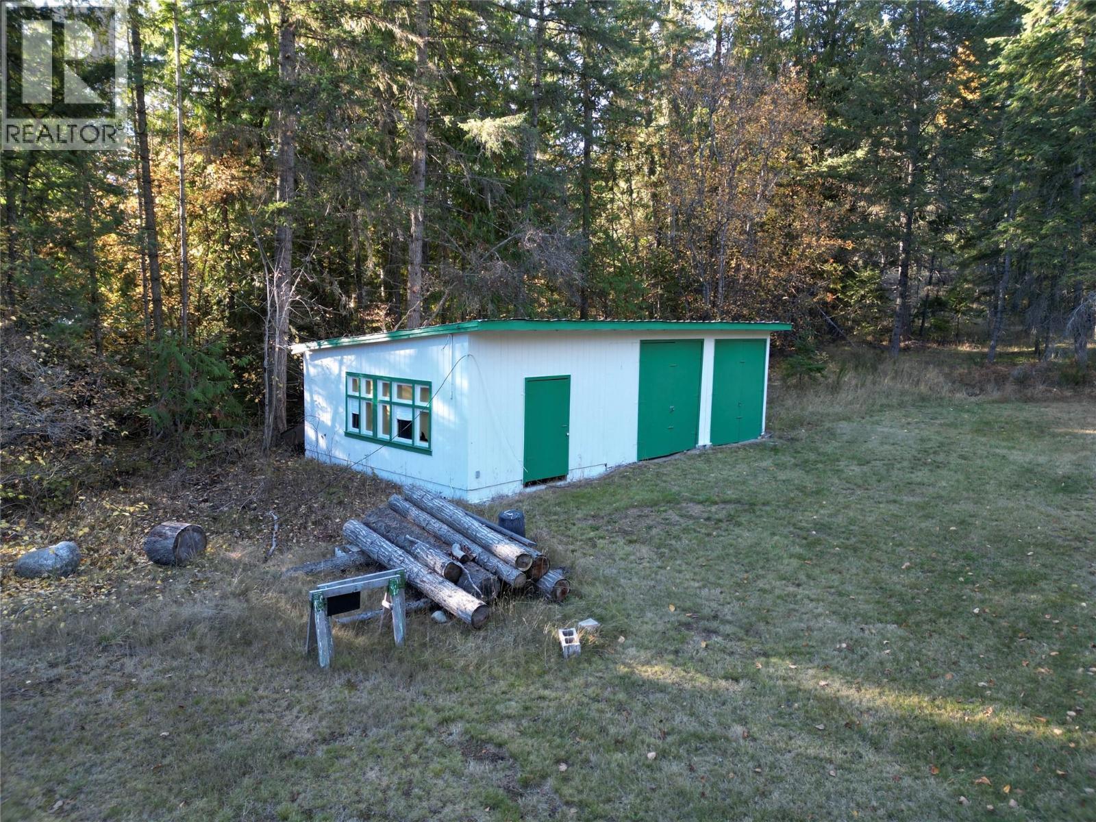 7096 Highway 3A Highway, Nelson, BC - Outdoor