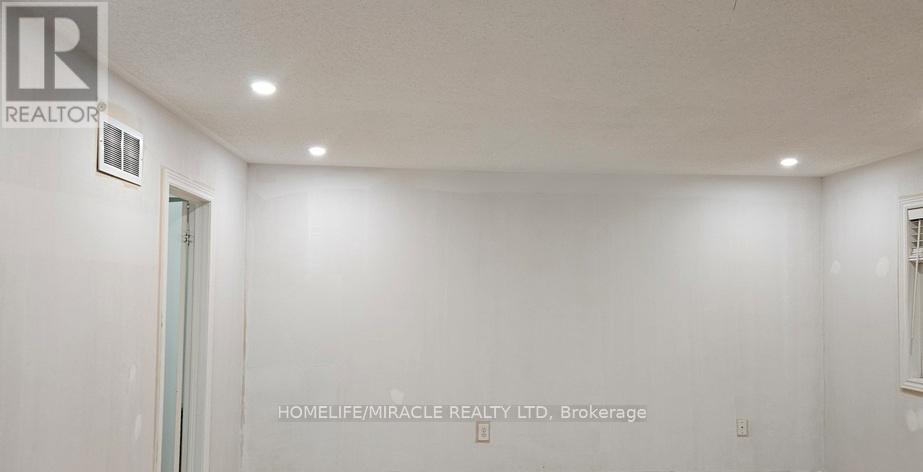 13 Purebrook Crescent, Brampton, ON - Indoor