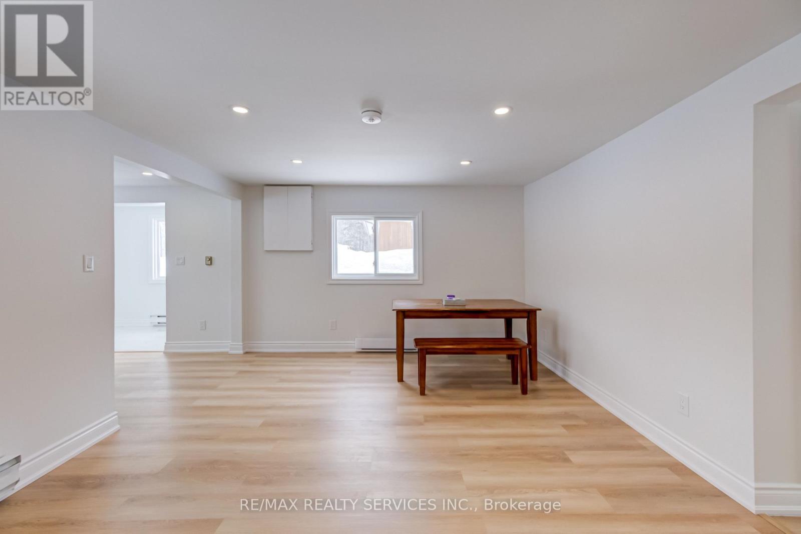 7826 Lake Jospeh Road, Georgian Bay, ON - Indoor Photo Showing Other Room
