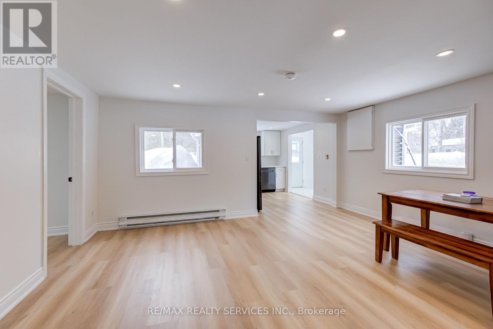 7826 Lake Jospeh Road, Georgian Bay, ON - Indoor Photo Showing Other Room