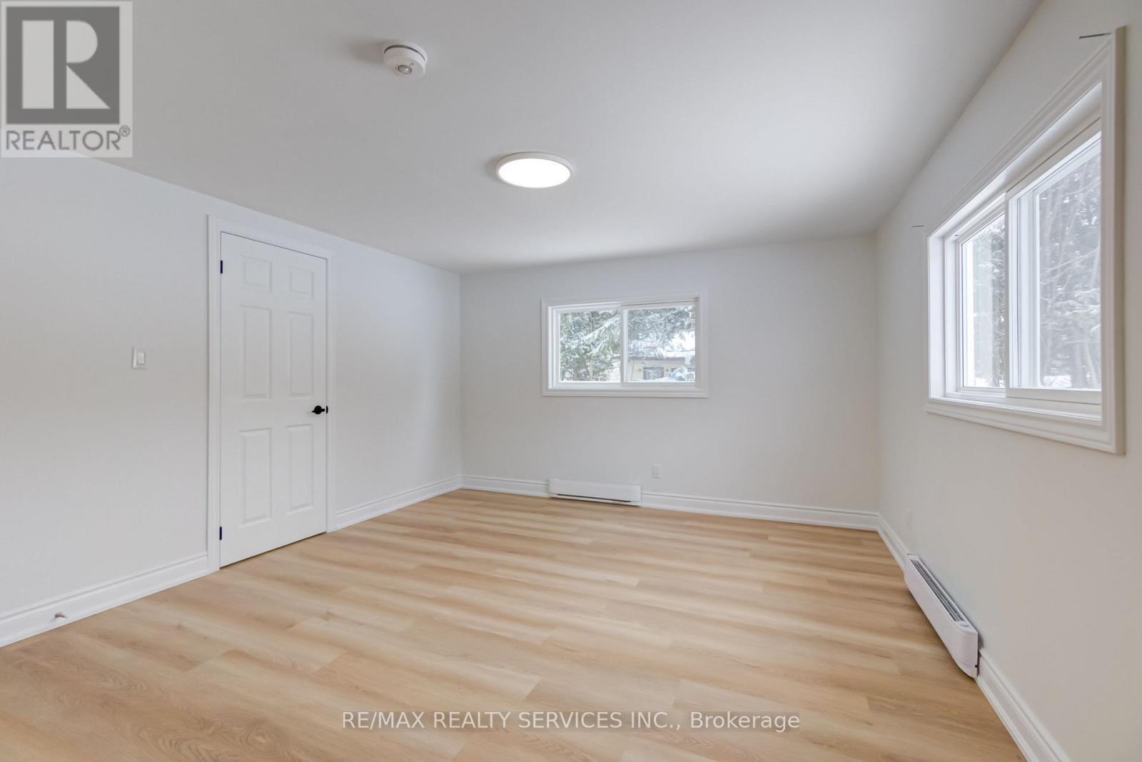 7826 Lake Jospeh Road, Georgian Bay, ON - Indoor Photo Showing Other Room