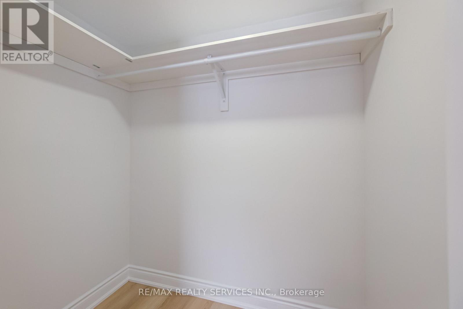 7826 Lake Jospeh Road, Georgian Bay, ON - Indoor With Storage