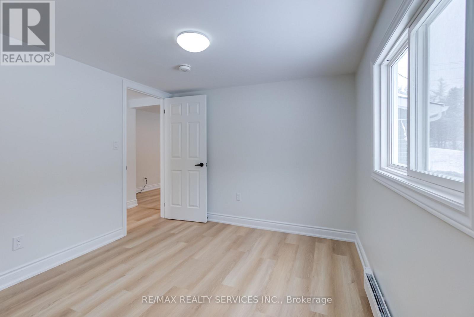 7826 Lake Jospeh Road, Georgian Bay, ON - Indoor Photo Showing Other Room