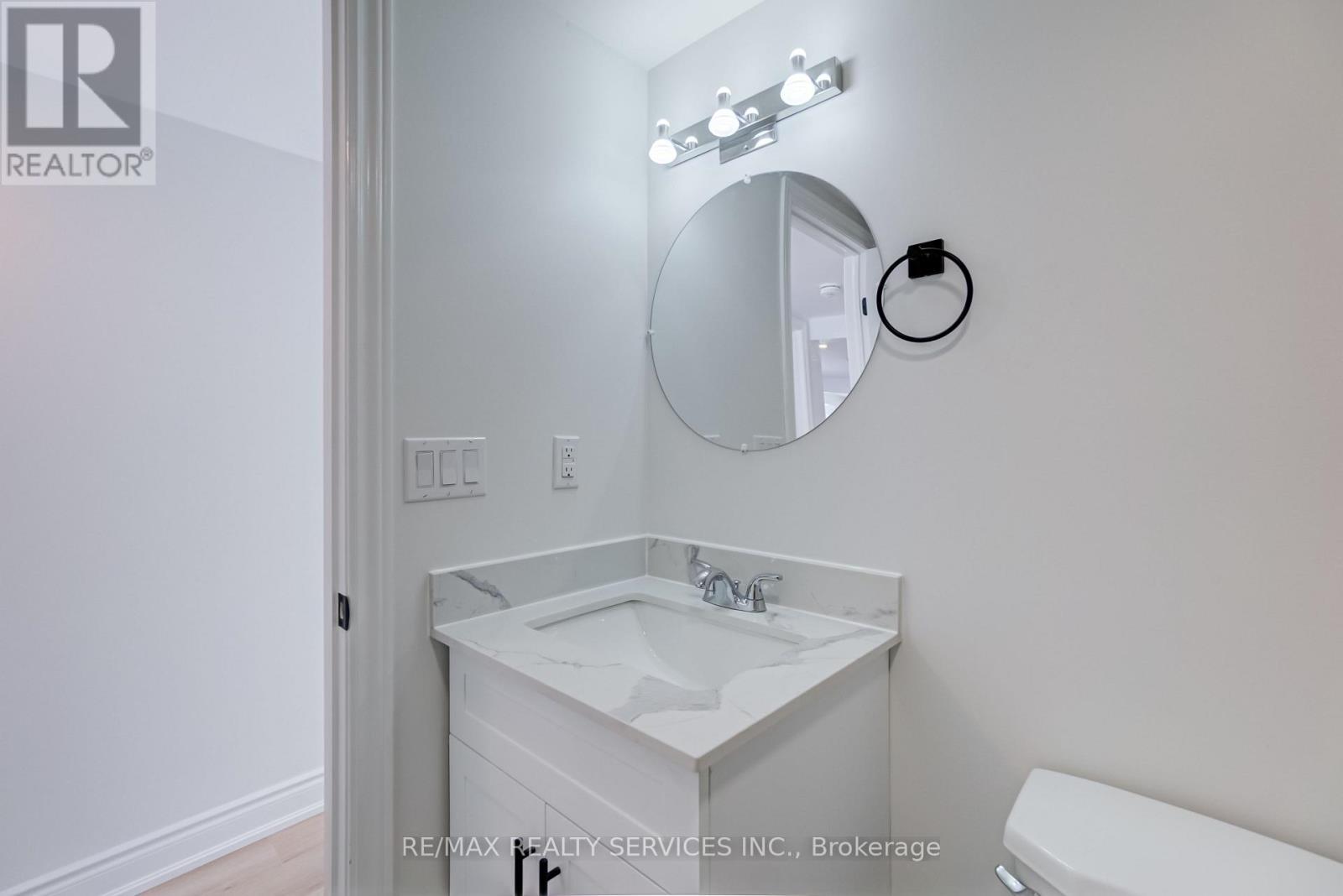 7826 Lake Jospeh Road, Georgian Bay, ON - Indoor Photo Showing Bathroom