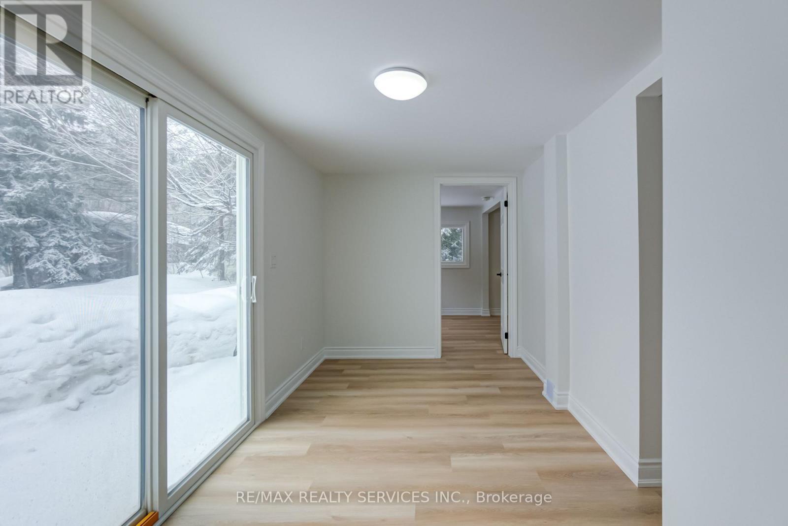 7826 Lake Jospeh Road, Georgian Bay, ON - Indoor Photo Showing Other Room