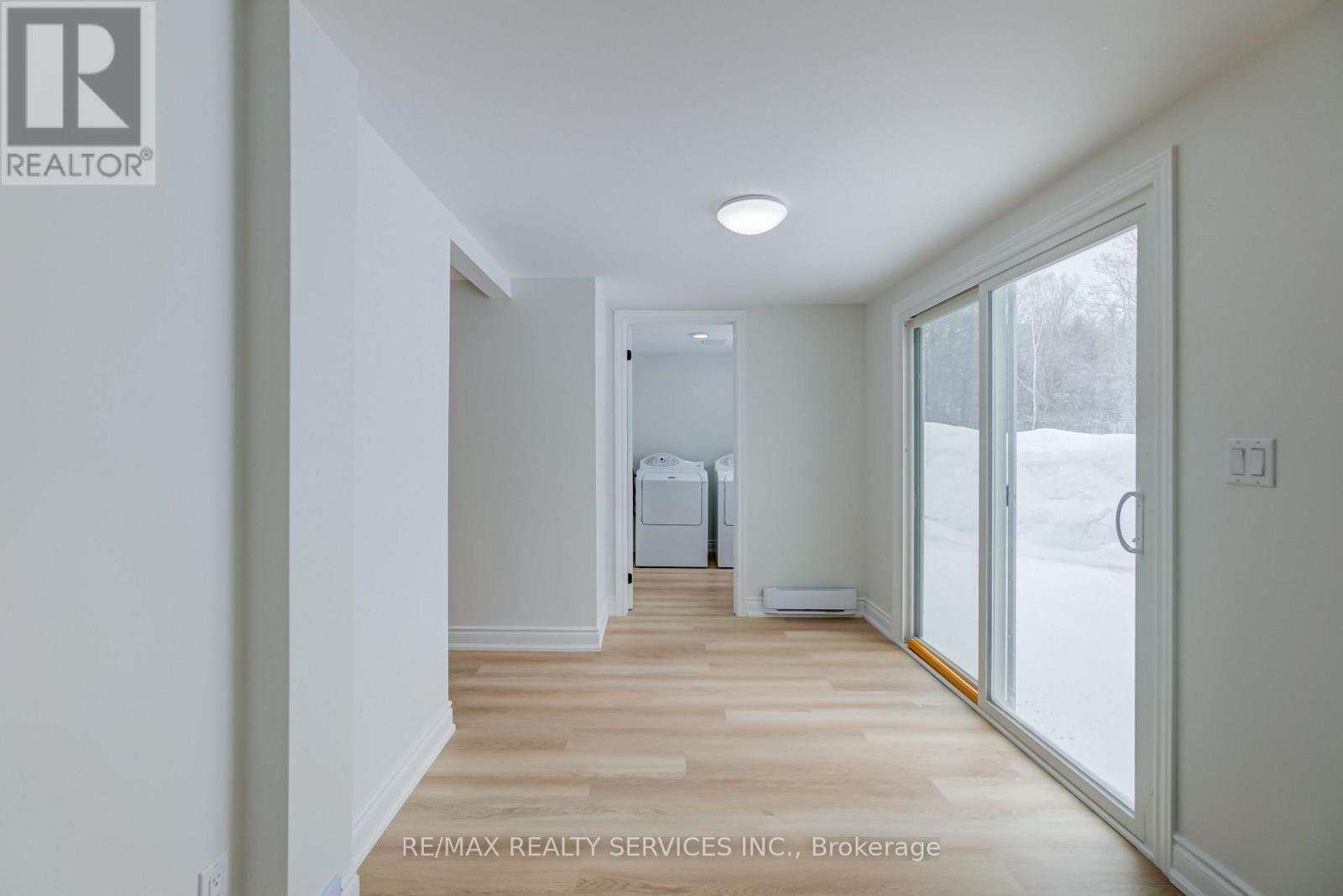 7826 Lake Jospeh Road, Georgian Bay, ON - Indoor Photo Showing Other Room