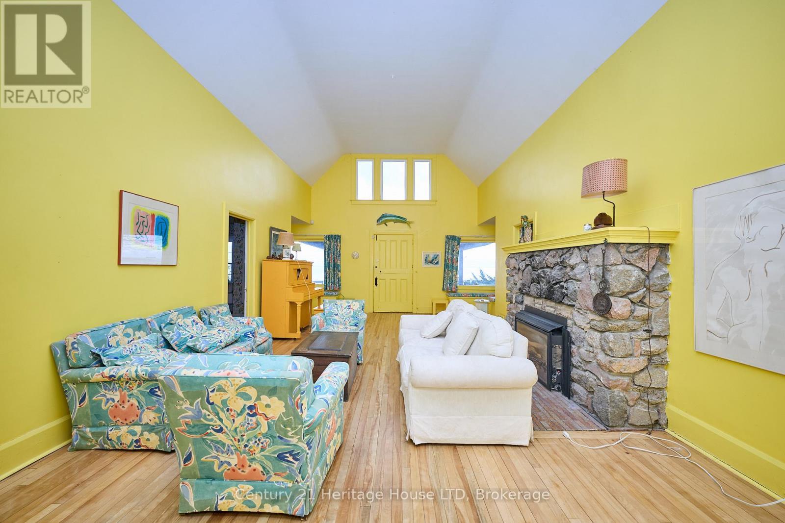 1033 Firelane 1 Road, Port Colborne (Sherkston), ON - Indoor With Fireplace