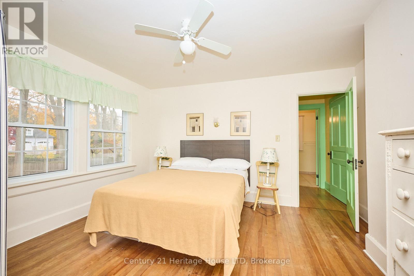 1033 Firelane 1 Road, Port Colborne (Sherkston), ON - Indoor Photo Showing Bedroom