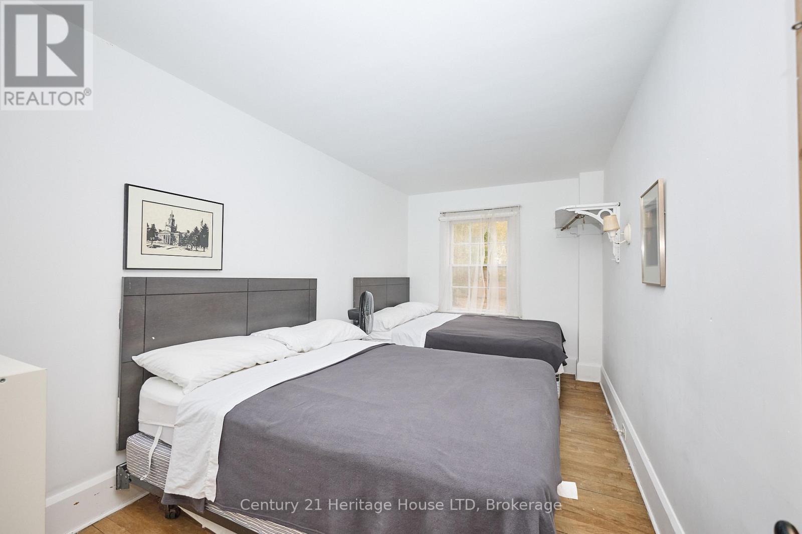 1033 Firelane 1 Road, Port Colborne (Sherkston), ON - Indoor Photo Showing Bedroom