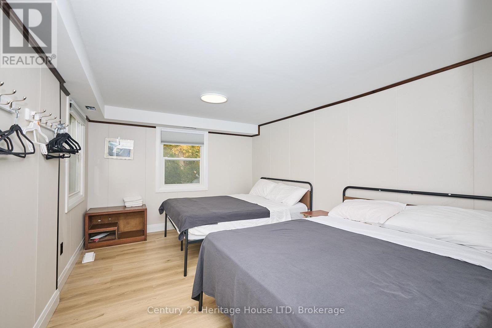 1033 Firelane 1 Road, Port Colborne (Sherkston), ON - Indoor Photo Showing Bedroom