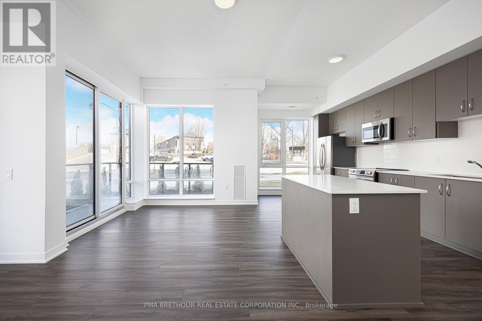 118 - 385 Arctic Red Drive, Oshawa, ON - Indoor Photo Showing Kitchen With Upgraded Kitchen