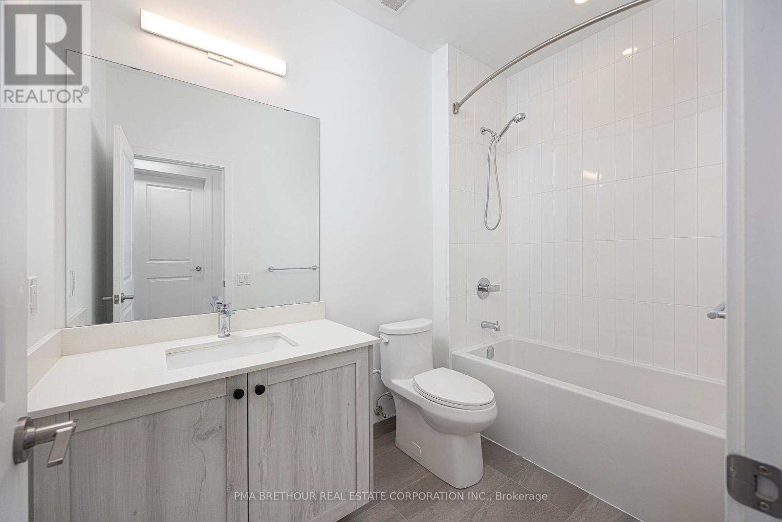 2nd Full Bath - 118 - 385 Arctic Red Drive, Oshawa, ON - Indoor Photo Showing Bathroom