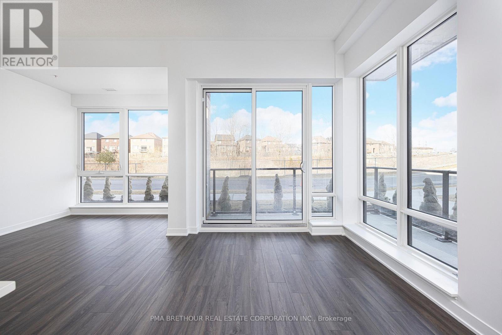 118 - 385 Arctic Red Drive, Oshawa, ON - Indoor