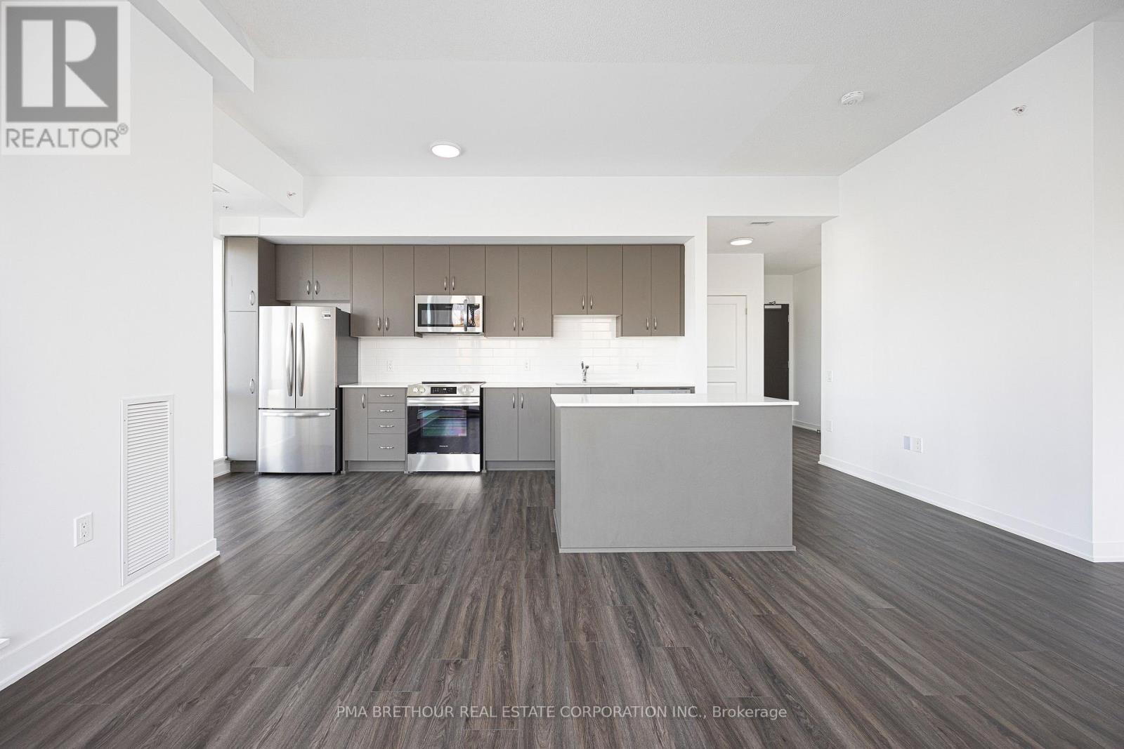 118 - 385 Arctic Red Drive, Oshawa, ON - Indoor Photo Showing Kitchen
