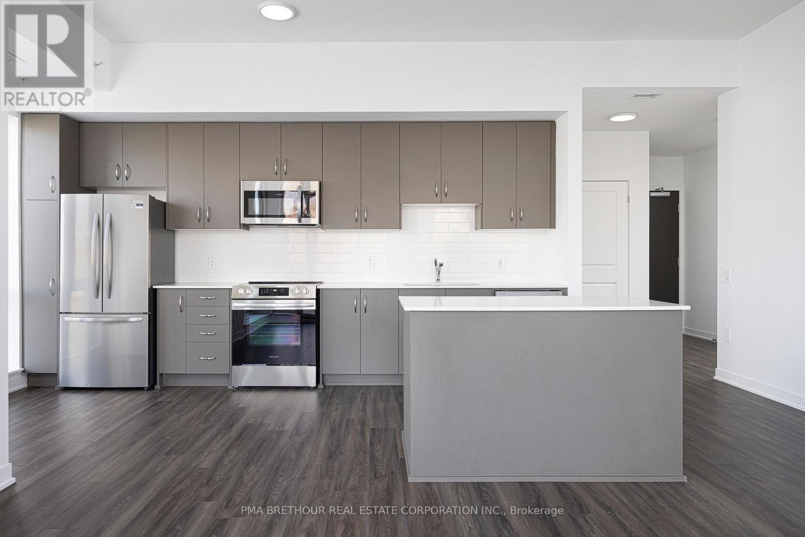 118 - 385 Arctic Red Drive, Oshawa, ON - Indoor Photo Showing Kitchen