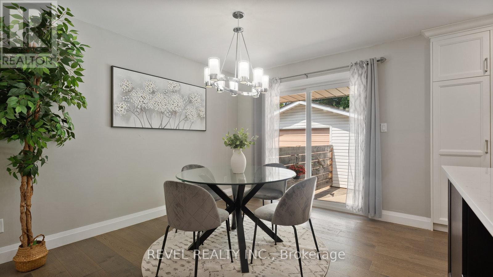 75 Pusey Boulevard, Brantford, ON - Indoor Photo Showing Dining Room