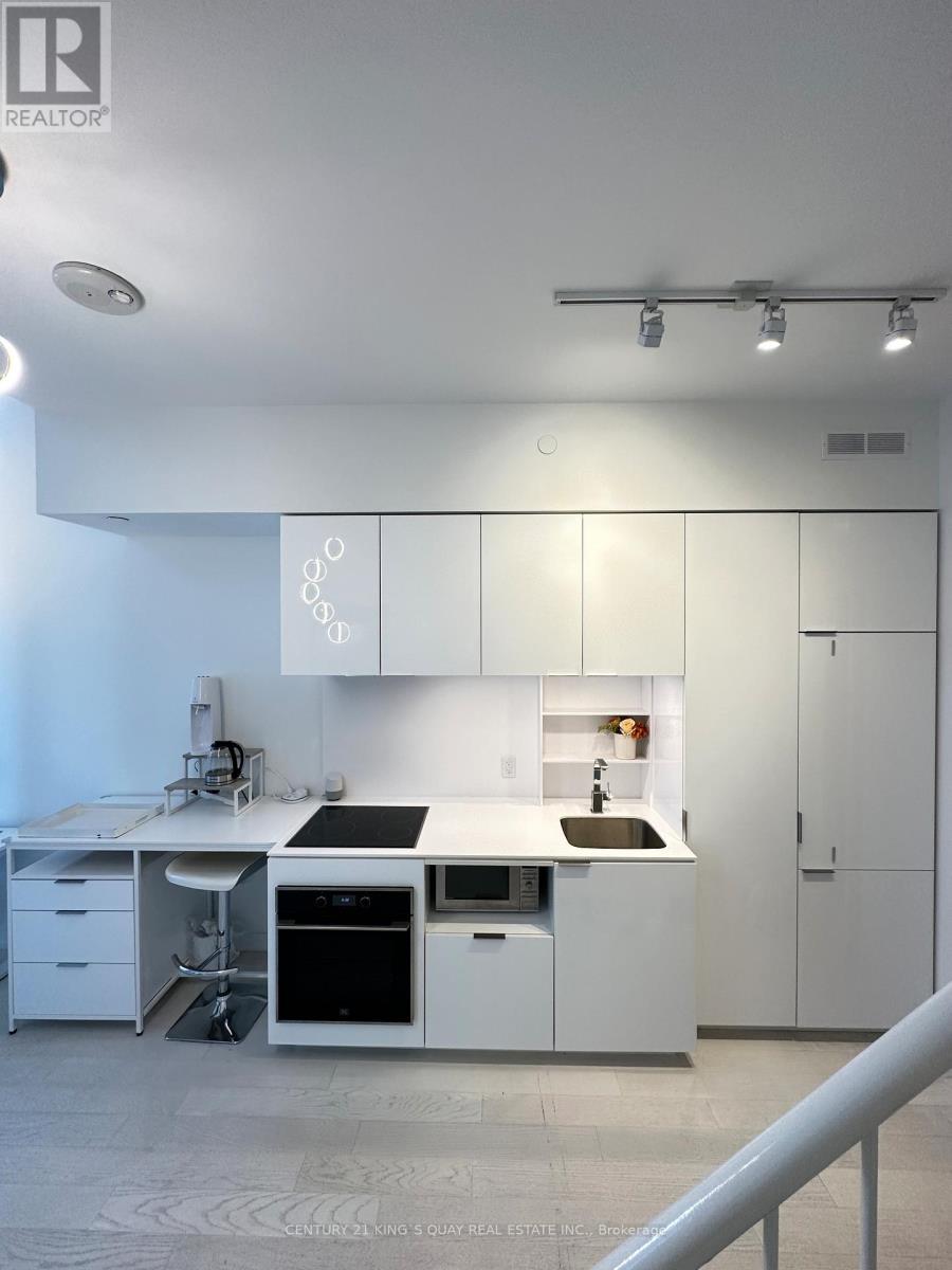 719 - 77 Shuter Street, Toronto, ON - Indoor