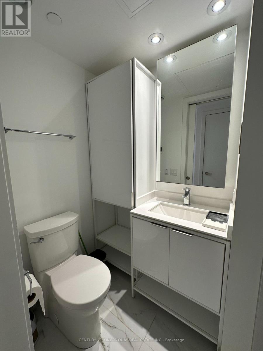 719 - 77 Shuter Street, Toronto, ON - Indoor Photo Showing Bathroom