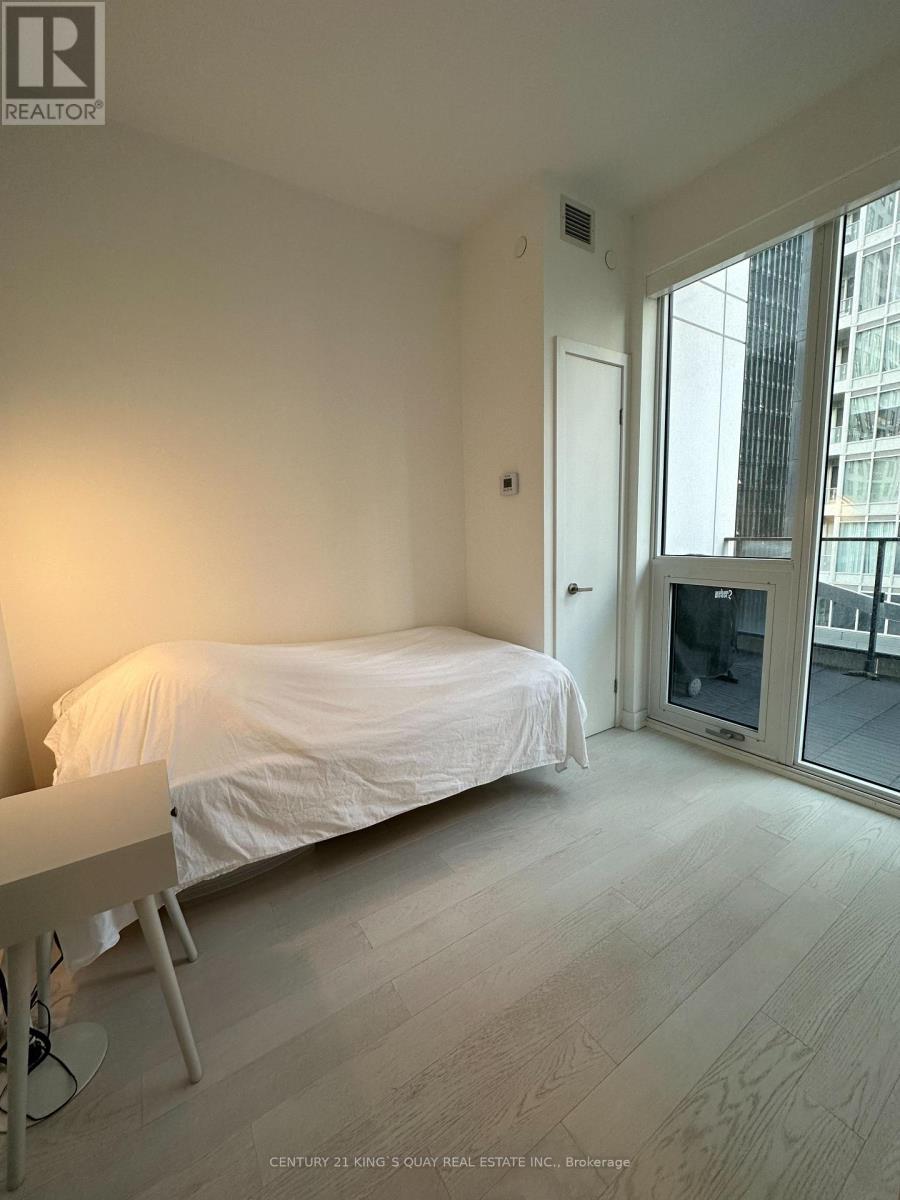 719 - 77 Shuter Street, Toronto, ON - Indoor Photo Showing Bedroom