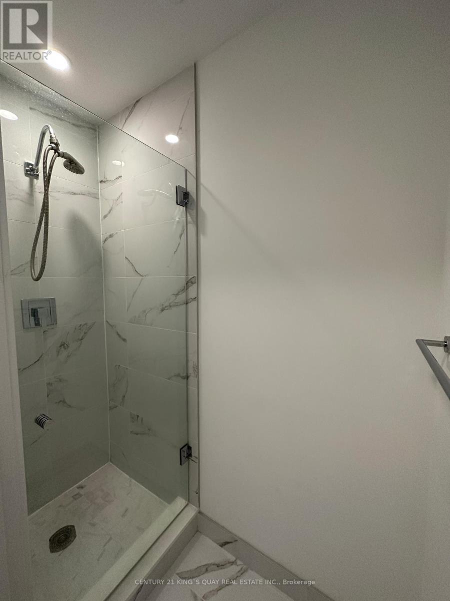 719 - 77 Shuter Street, Toronto, ON - Indoor Photo Showing Bathroom