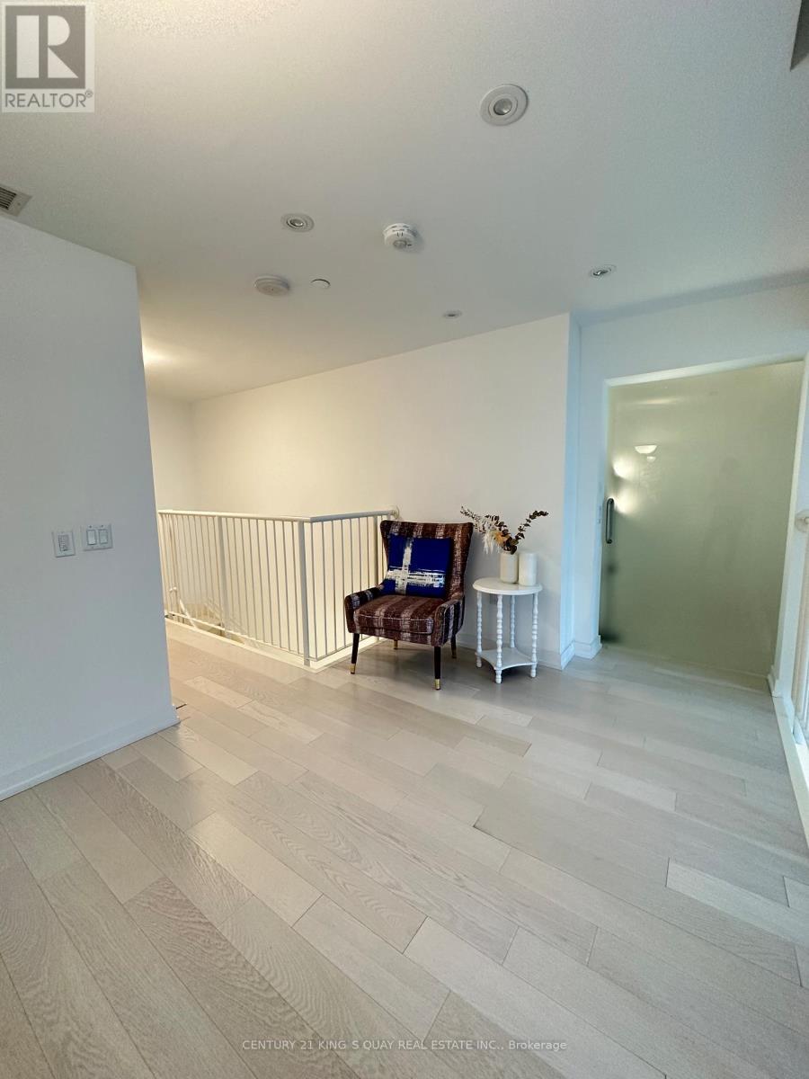 719 - 77 Shuter Street, Toronto, ON - Indoor Photo Showing Other Room