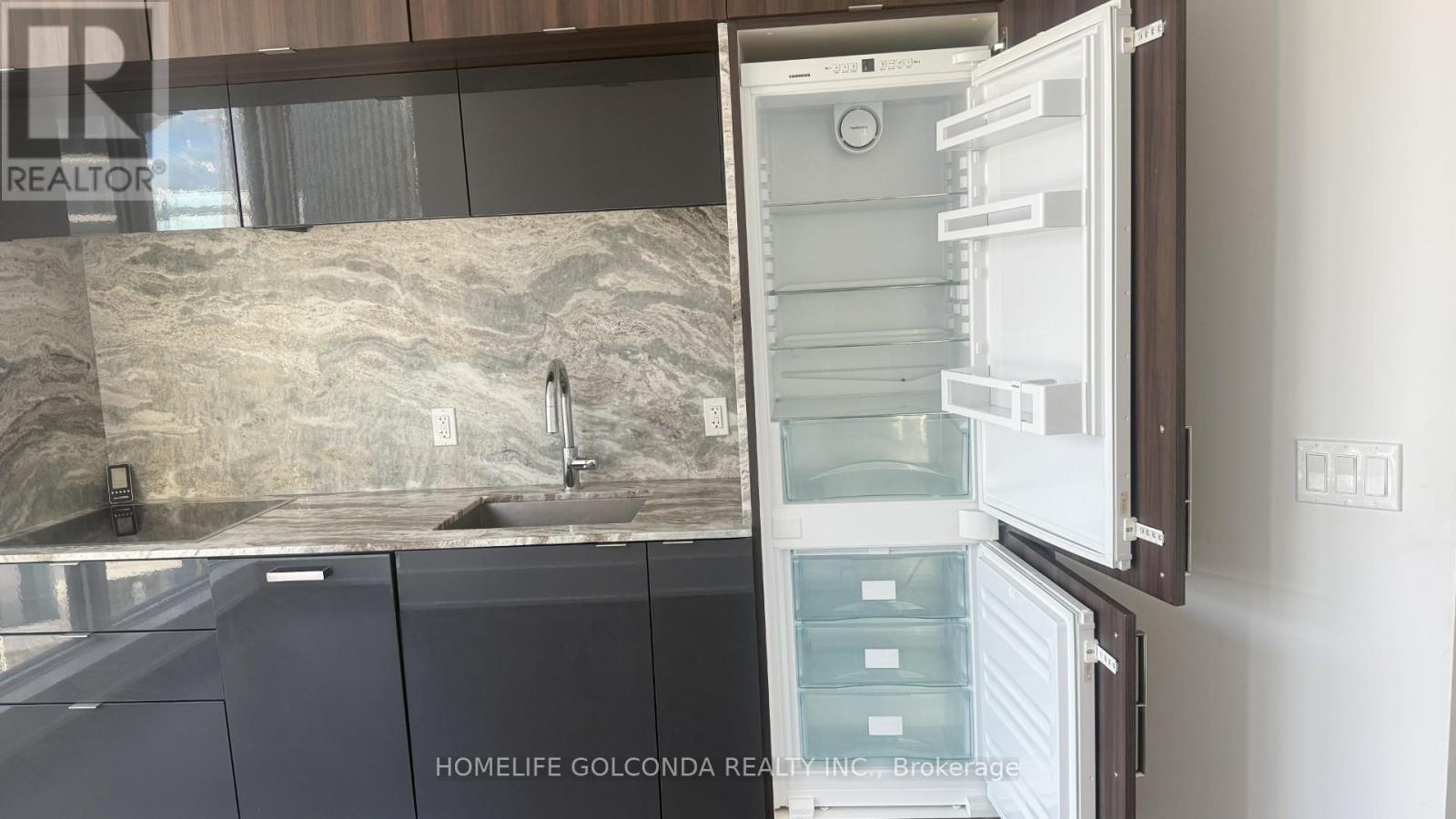 522 - 1 Edgewater Drive, Toronto, ON -