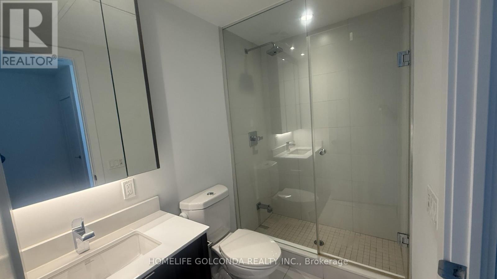 522 - 1 Edgewater Drive, Toronto, ON - Indoor Photo Showing Bathroom